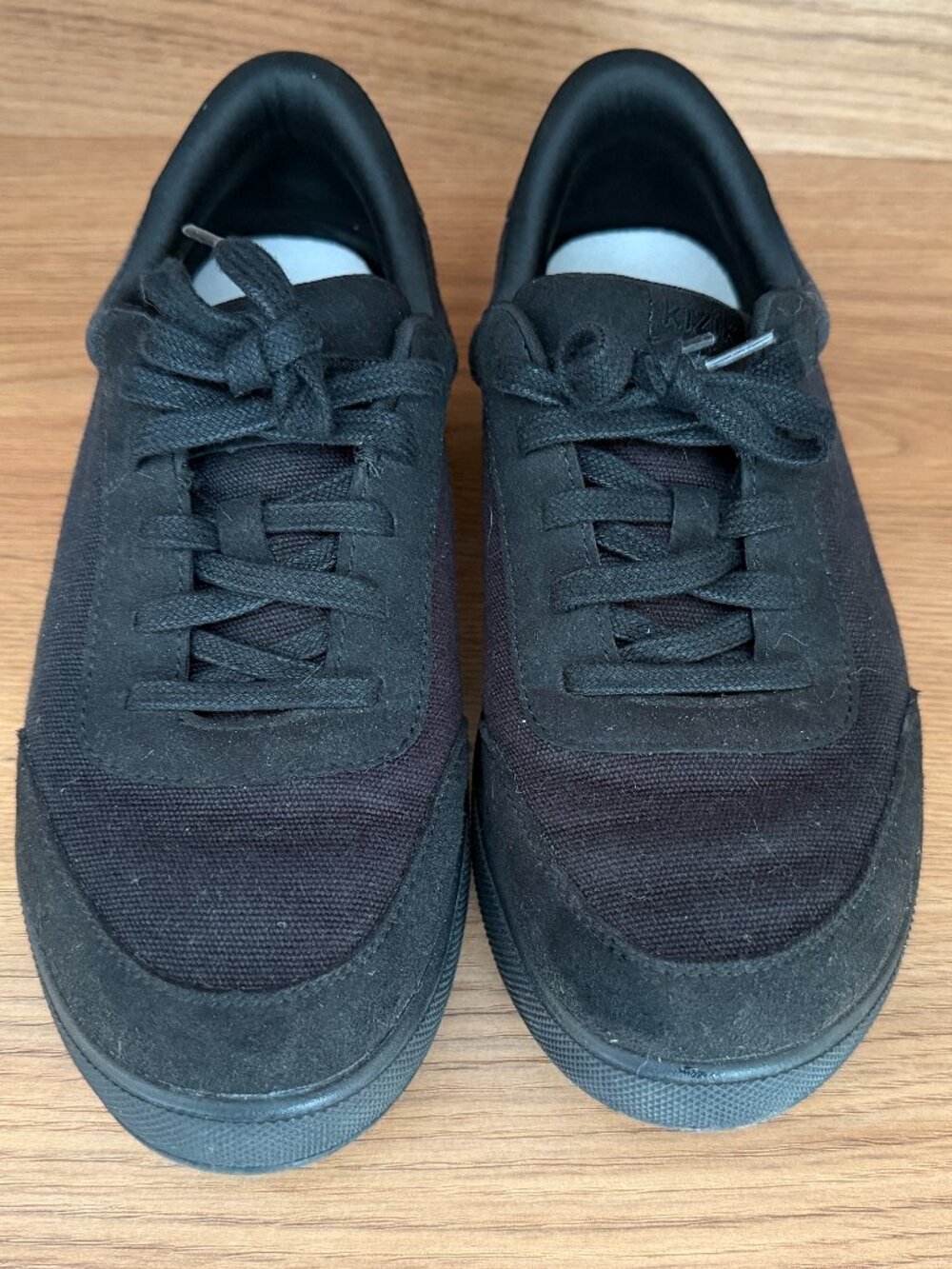 Kizik | Prague black monochrome canvas sporty slip-on sneakers | WMS 7.5 Kids 6Y